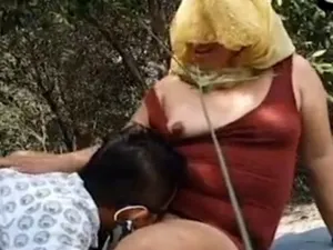 夫妇妻子丈夫情欲电影性爱剪辑在森林里